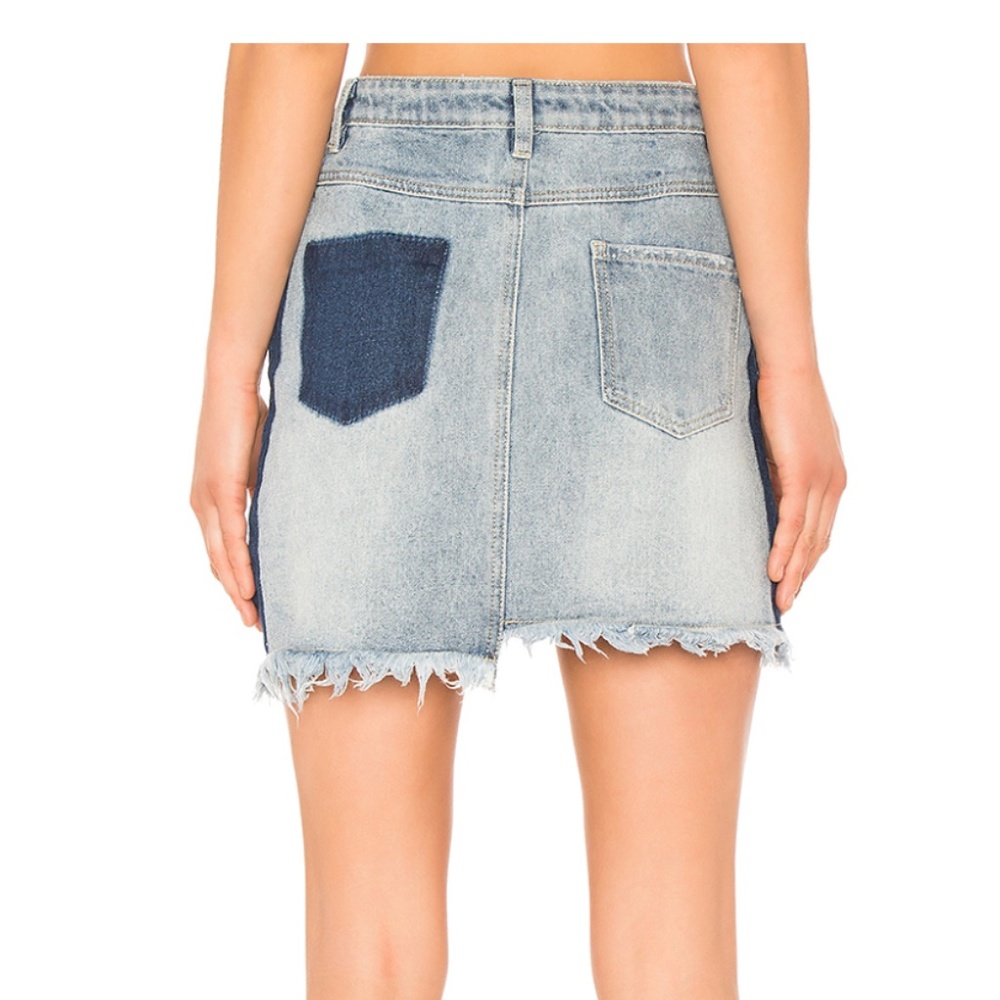 Highlight Mini Skirt - Picture 4 of 6